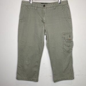 Mountain Khaki Cargo Capri: Size 12